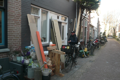332 Klussen in lege straat in het centrum van Haarlem, 2020-03