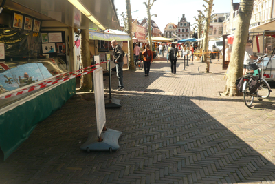 357 Afstand houden op de markt in Haarlem, 2020
