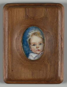 1125 Ovaal miniatuurschilderij van een klein kindje in in licht houten lijst.Het schilderij heeft een donker blauwe ...