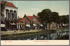 19437 De Kanaalweg met geheel links Café Centraal., 1905-1909