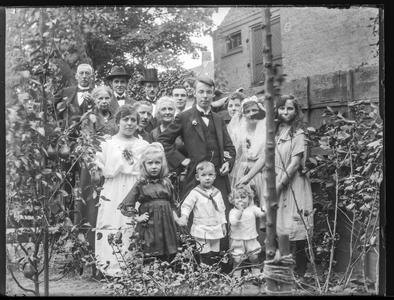 78 Familiefoto van mogelijk Jacob en Cornelia Keizer, ca 1905-1935