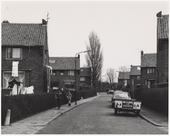 NL-HlmNHA_559_8917 Topografische zwart-wit foto van de Papaverstraat in de wijk Bergerhof te Alkmaar, 1986